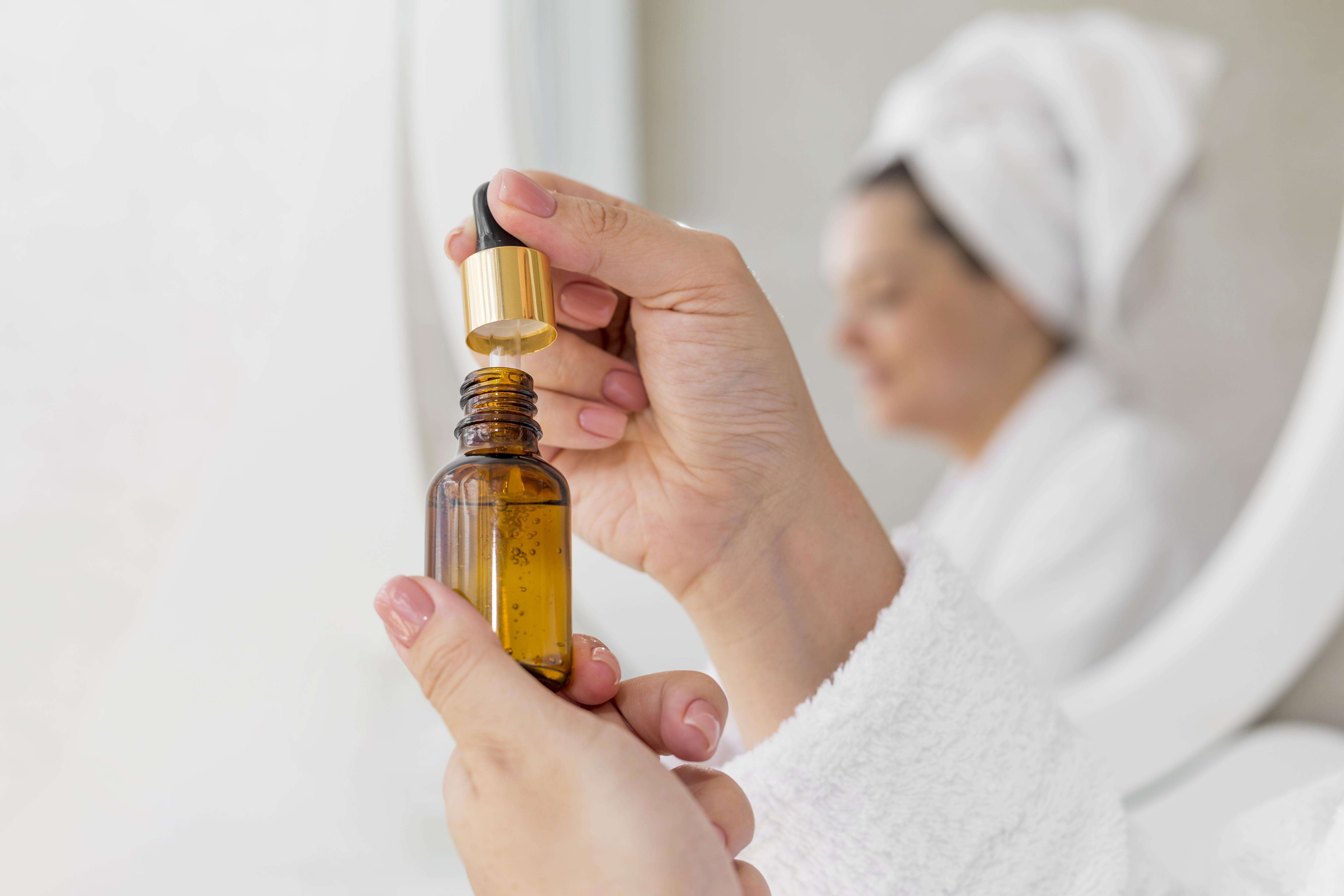 Conheça o poder dos Óleos de Tratamento para Acne: tea tree, jojoba, lavanda, rosa mosqueta e semente de uva. Sua pele, saudável e sem imperfeições, agradece!