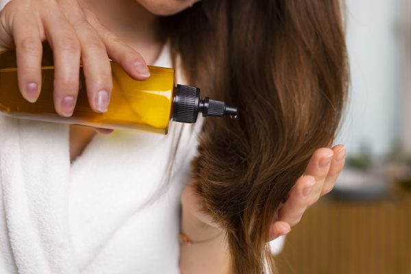 Descubra o poder do óleo de Pracaxi para pele e cabelo. Explore os benefícios, usos e dicas para transformar sua rotina de beleza naturalmente.