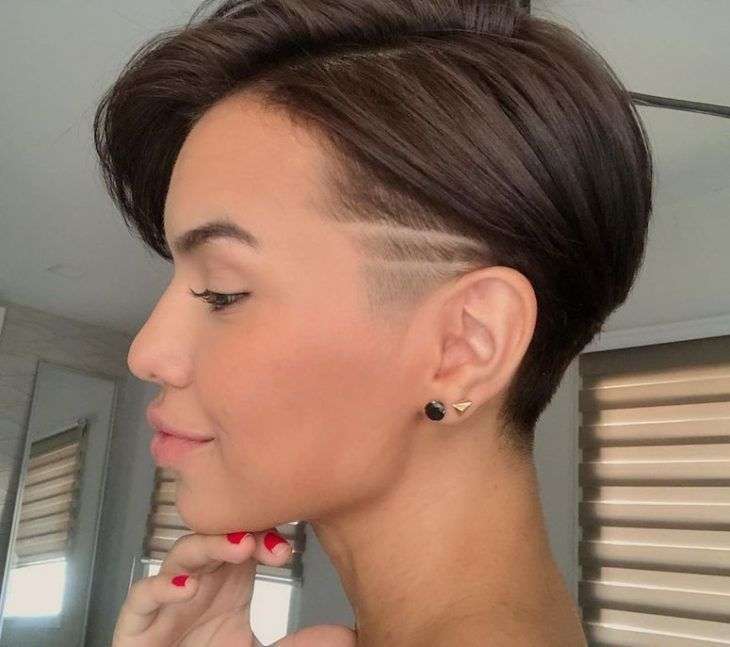Descubra o ousado e estiloso Undercut Feminino no Truques de Beleza. Veja como adotar esse corte edgy, dicas para personalizar e manter, e ideias para combinar com seu estilo único.