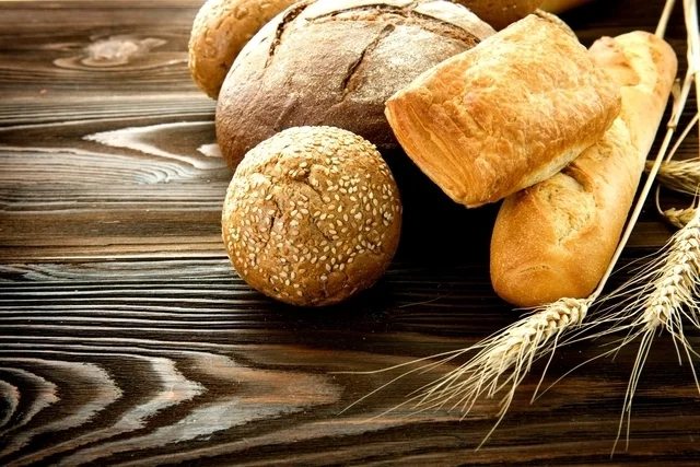 Descubra se glúten faz mal, quem deve evitar o glúten e os efeitos de uma dieta sem glúten. Informações baseadas em evidências para tomar decisões informadas.