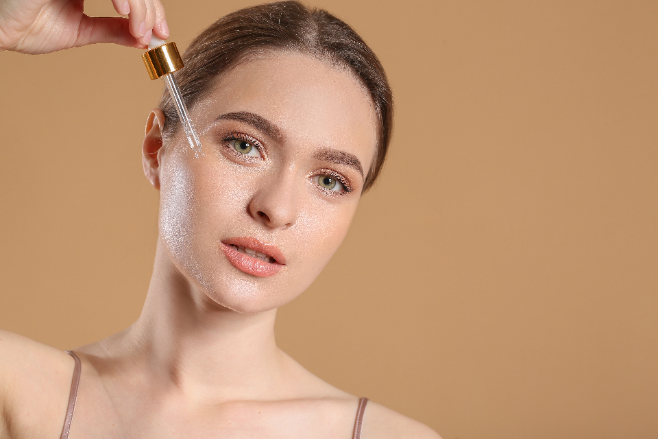 Gen Z e millennials brasileiras querem skincare mais prático, portátil e sustentável