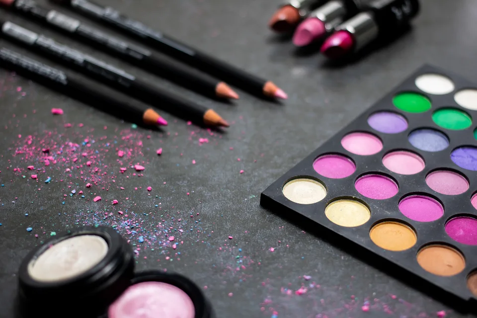 Marc Jacobs Beauty voltou diferente: o que mudou de verdade na nova fase da marca