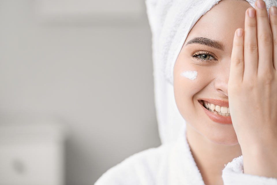 Primally Pure lança face care com cor e reforça a fusão skincare-maquiagem